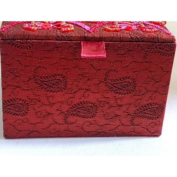 KEEPSAKE BOX/JEWELRY-PIER 1-Ruby Red-Sequins-Beaded-Satin Like Material-Square - Picture 5 of 7